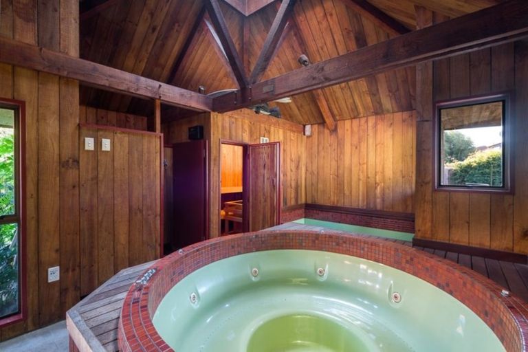 Photo of property in 17 Jamell Place, Avonhead, Christchurch, 8042