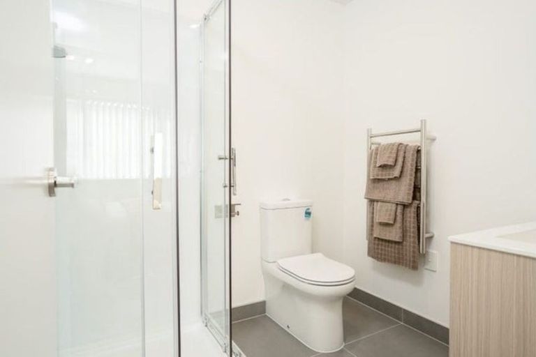 Photo of property in 26 Tukari Lane, Mangere Bridge, Auckland, 2022