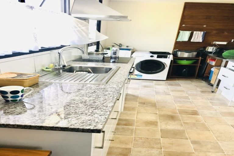 Photo of property in 2/16 Barneys Farm Road, Clendon Park, Auckland, 2103