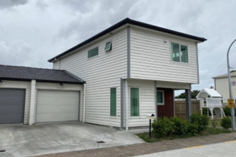 Photo of property in 1 Sohum Place, Manukau, Auckland, 2104