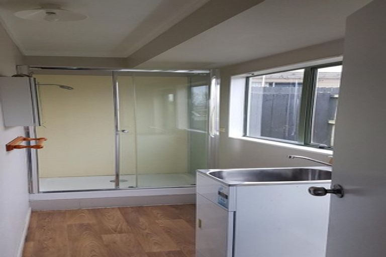 Photo of property in 2/24 Mcquarrie Avenue, Wattle Downs, Auckland, 2103