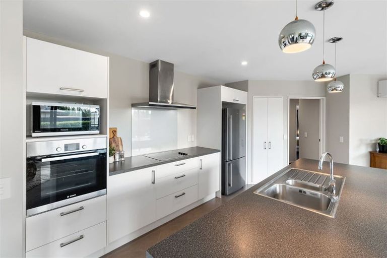 Photo of property in 75 Metehau Street, Marshland, Christchurch, 8083