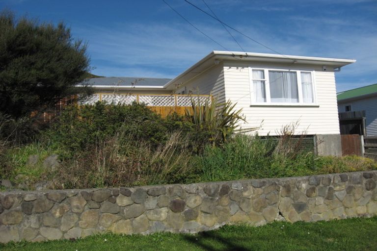 Photo of property in 36 Ruthven Road, Wainuiomata, Lower Hutt, 5014