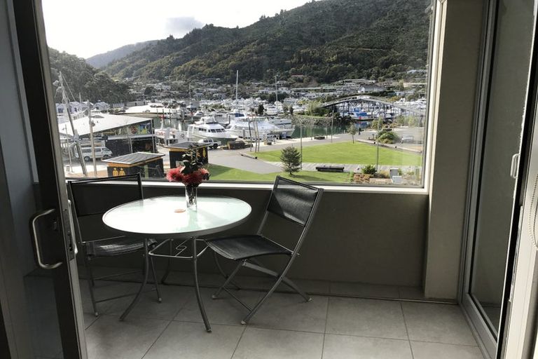 Photo of property in Oxleys Rock Apartments, 401/6 London Quay, Picton, 7220