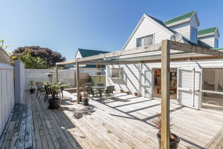 Photo of property in 2/6 Sandgate Avenue, Botany Downs, Auckland, 2010