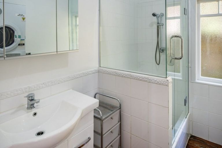 Photo of property in 57-59 Seaview Road, Paremata, Porirua, 5024