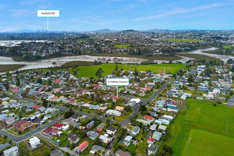 Photo of property in 97 Cobham Crescent, Kelston, Auckland, 0602