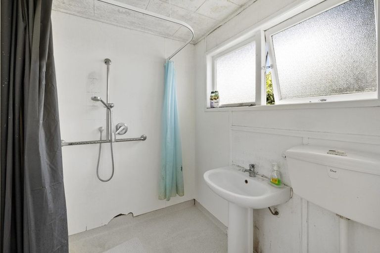 Photo of property in 44 Clifton Drive, Waitara, 4320