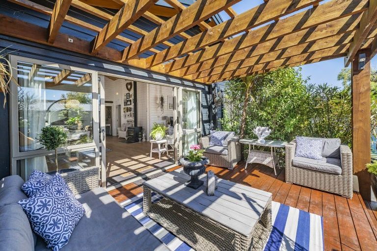 Photo of property in 11 Swindells Road, Waikuku Beach, 7473