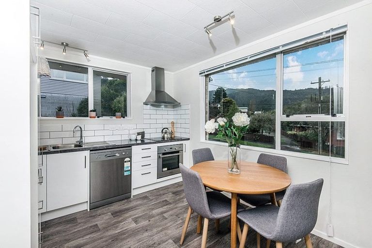 Photo of property in 1/11 Lowry Crescent, Stokes Valley, Lower Hutt, 5019