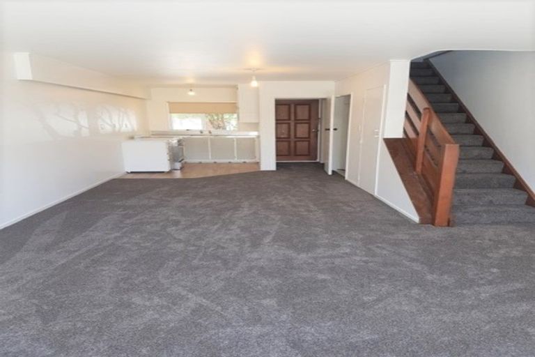 Photo of property in 2/31 Mana Avenue, Titahi Bay, Porirua, 5022