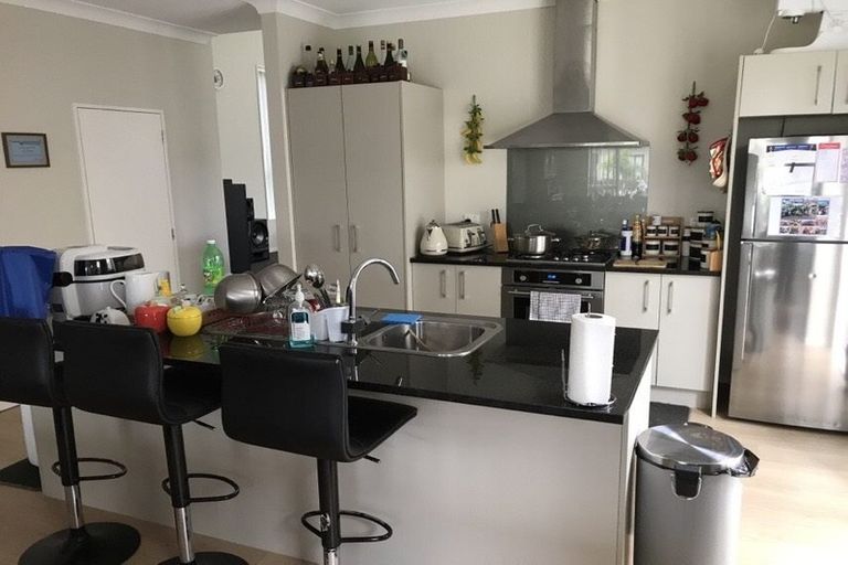 Photo of property in 24 Midhurst Avenue, Henderson, Auckland, 0612