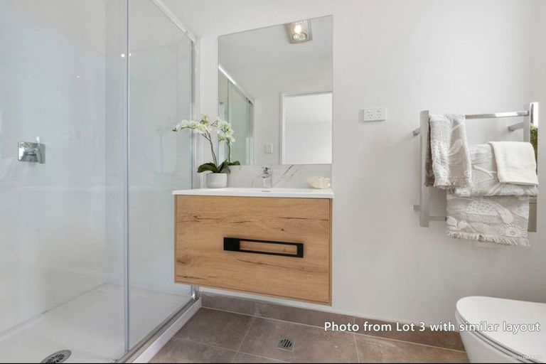 Photo of property in 6/26 Buscomb Avenue, Henderson, Auckland, 0610