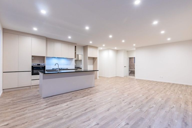 Photo of property in 7 Ropere Street, Kumeu, 0810