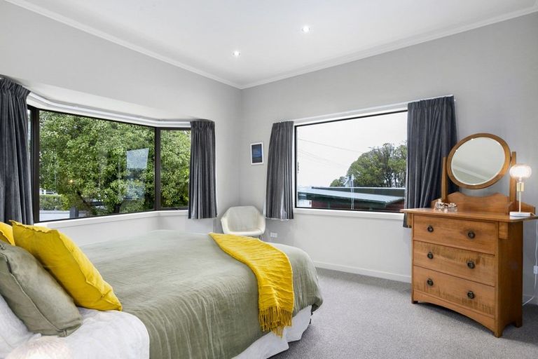 Photo of property in 127 Larnach Road, Vauxhall, Dunedin, 9013