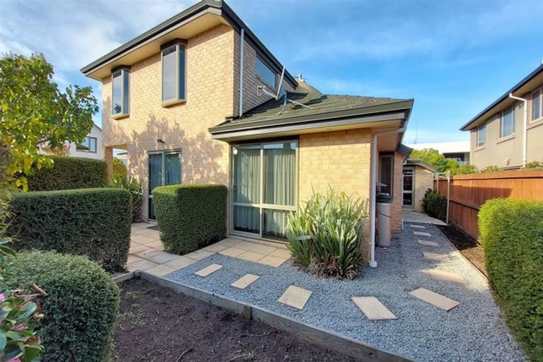 Photo of property in 27 Stableford Green, Burnside, Christchurch, 8053