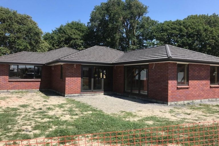 Photo of property in 13 Grand Oaks Drive, Awapuni, Palmerston North, 4412