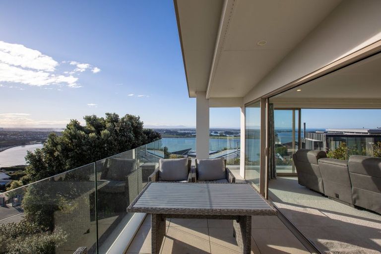 Photo of property in 320 Cannon Hill Crescent, Mount Pleasant, Christchurch, 8081