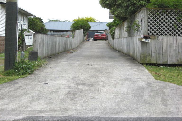Photo of property in 16 Waterview Road West, Stanley Point, Takanini, 0624