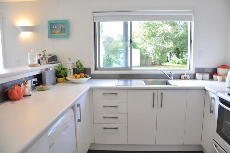 Photo of property in 5 Holiday Crescent, Mangawhai Heads, Mangawhai, 0505