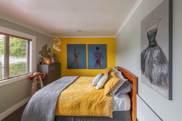 Photo of property in 25 Helston Road, Johnsonville, Wellington, 6037