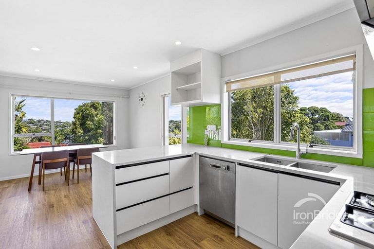 Photo of property in 3 Alnack Place, Torbay, Auckland, 0630