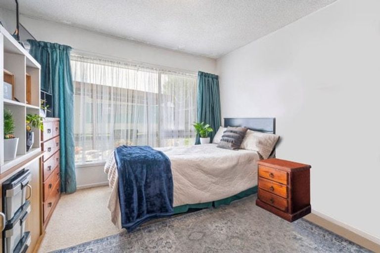 Photo of property in 24 Hedge Row, Sunnyhills, Auckland, 2010