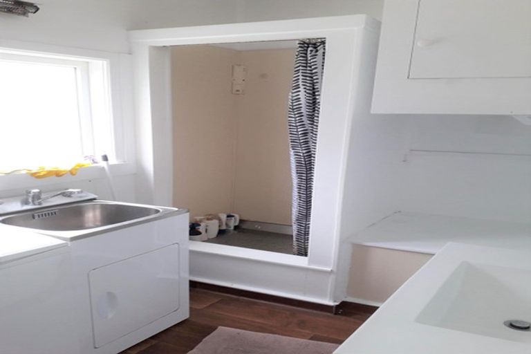 Photo of property in 11 Caroline Street, Mount Victoria, Wellington, 6011