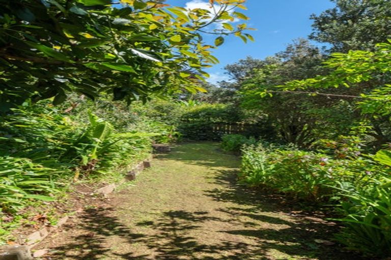 Photo of property in 23a Donnelly Street, Oakura, 4314