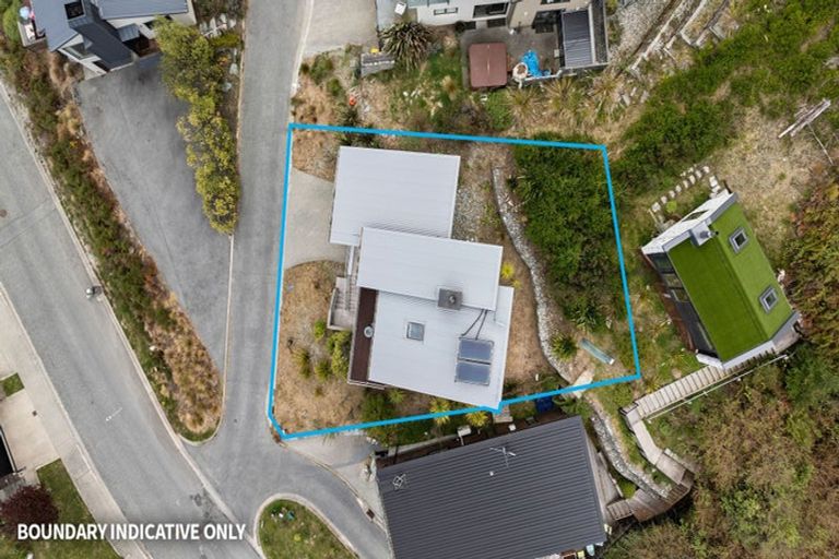 Photo of property in 45 Dart Place, Fernhill, Queenstown, 9300