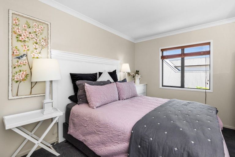 Photo of property in 2/11 Te Aute Road, Havelock North, 4130