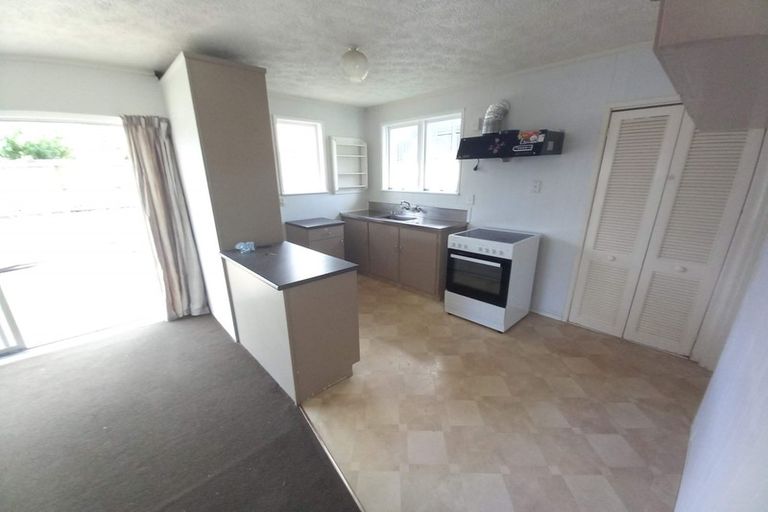 Photo of property in 13 Mayville Avenue, New Lynn, Auckland, 0600