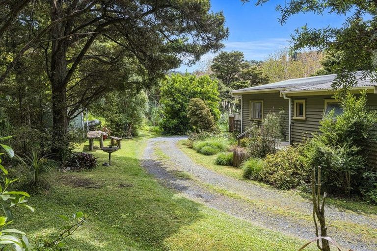 Photo of property in 64 Paparoa Station Road, Paparoa, 0571