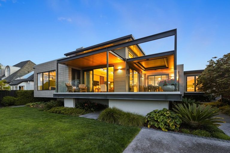 Photo of property in 54 Lake Crescent, Hamilton Lake, Hamilton, 3204