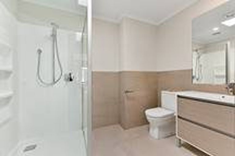 Photo of property in 33 Vincent Mcgrath Crescent, Swanson, Auckland, 0614