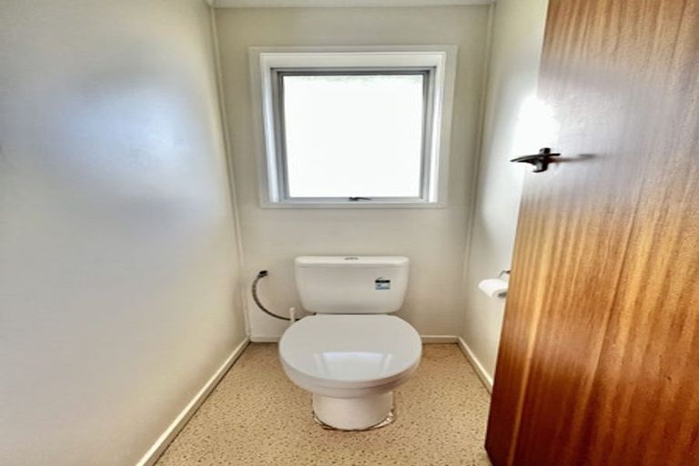 Photo of property in 1/4 Pomaria Road, Henderson, Auckland, 0610