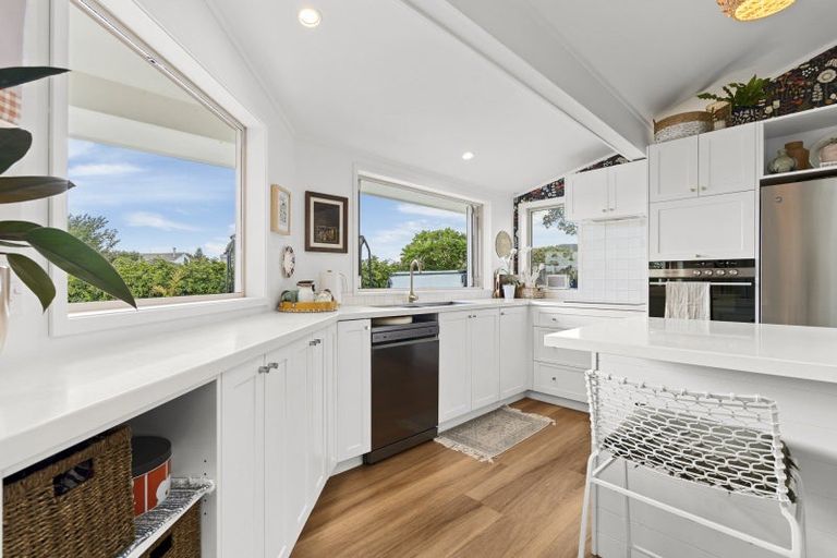 Photo of property in 18a Russell Drive, Oakura, 4314