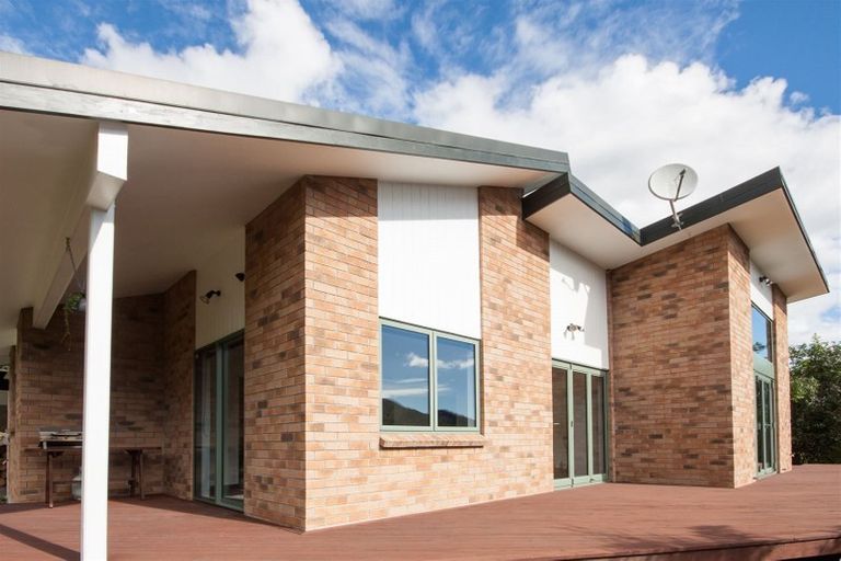 Photo of property in 1668a Akatarawa Road, Akatarawa Valley, Upper Hutt, 5372