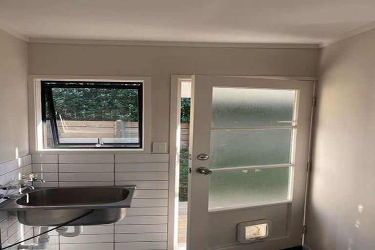 Photo of property in 3 Merrill Place, Birkdale, Auckland, 0626