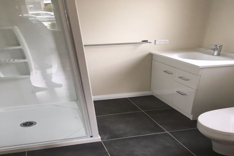 Photo of property in 2/72 Nile Road, Milford, Auckland, 0620