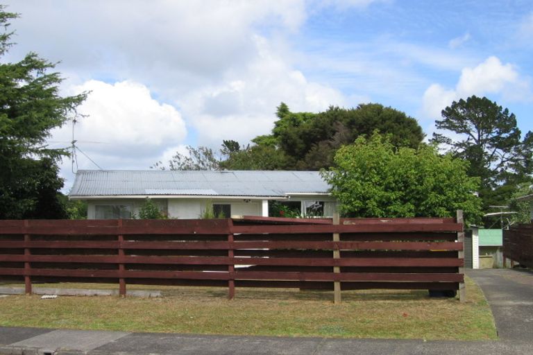 Photo of property in 46 Paragon Avenue, Beach Haven, Auckland, 0626