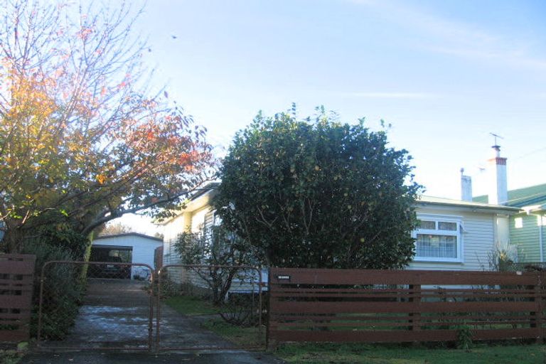 Photo of property in 27 Burnside Street, Waterloo, Lower Hutt, 5011