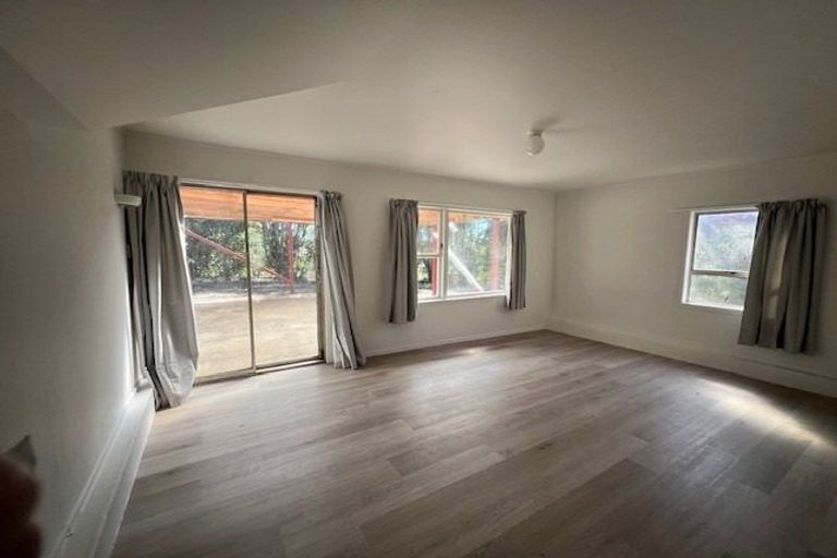 Photo of property in 23 Red Hills Road, Massey, Auckland, 0614