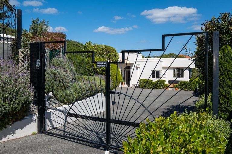 Photo of property in 6 Roslyn Road, Bluff Hill, Napier, 4110
