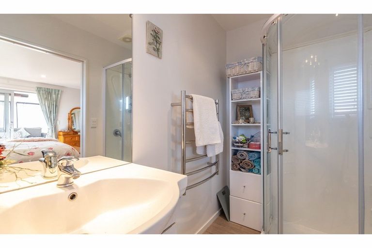 Photo of property in 22 Sequoia Way, Rangiora, 7400