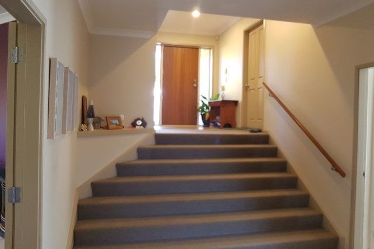 Photo of property in 20 Astronomer Place, Whitby, Porirua, 5024
