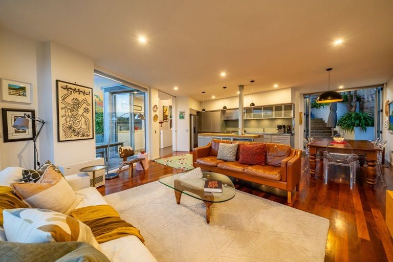 Photo of property in 22a Seaview Road, Paremata, Porirua, 5024