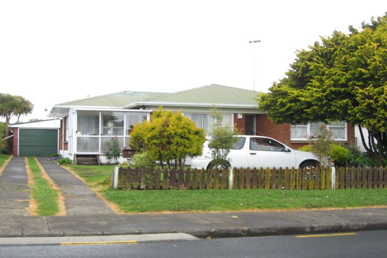 Photo of property in 36 Sunnypark Avenue, Rosehill, Papakura, 2113