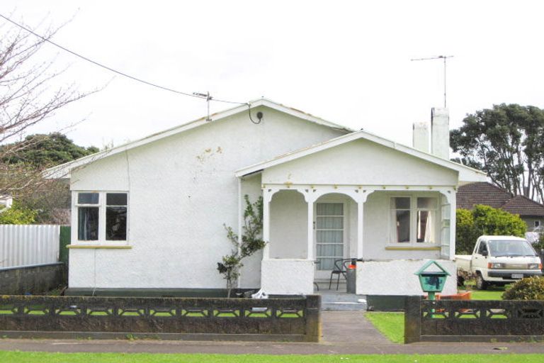 Photo of property in 89 Domett Street, Waitara, 4320