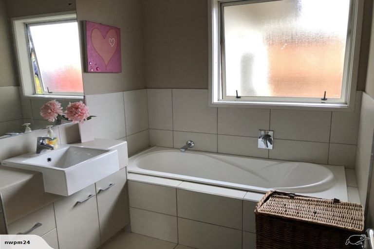 Photo of property in 3 Amapur Place, Flat Bush, Auckland, 2019